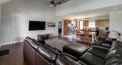 4 BR Ranch Stay on the Duck River with Ponds HS#3