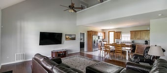 4 BR Ranch Stay on the Duck River with Ponds HS#3