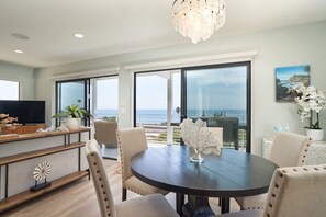 Dining - Cardiff View Bungalows great for large group (Encinitas)