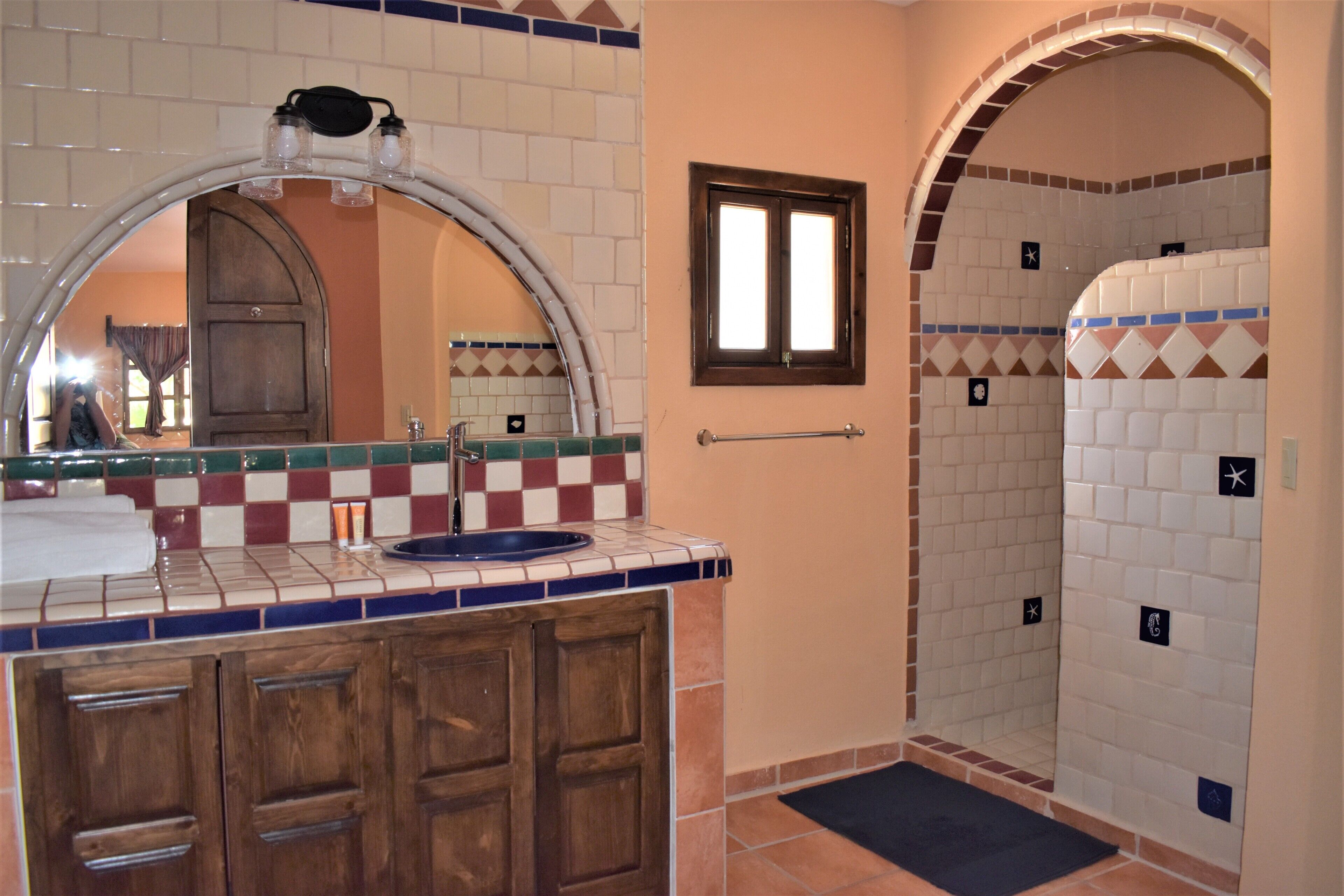 shower, free toiletries, towels, soap