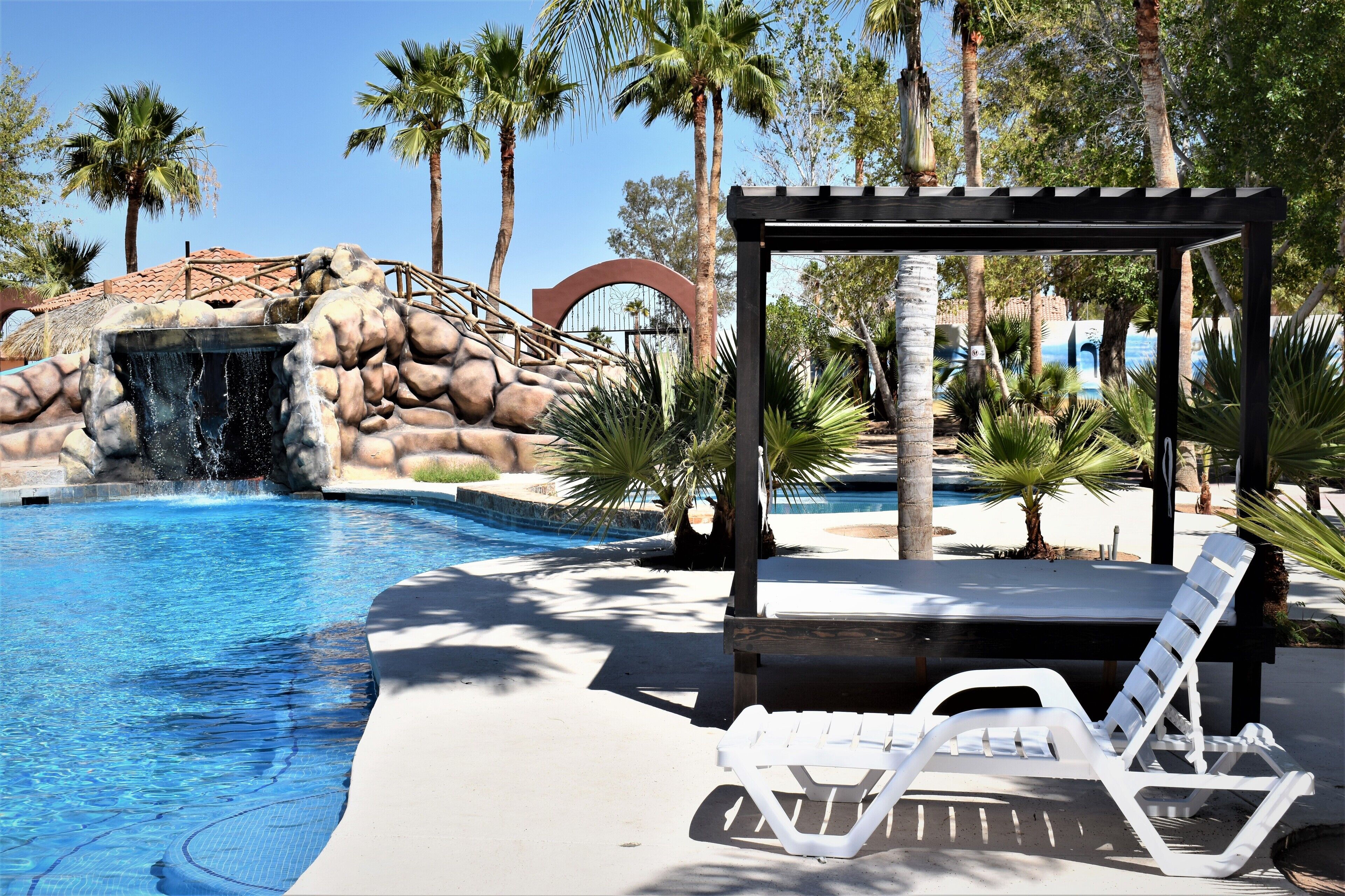 2 outdoor pools, open 7:00 am to 9:00 am, free pool cabanas
