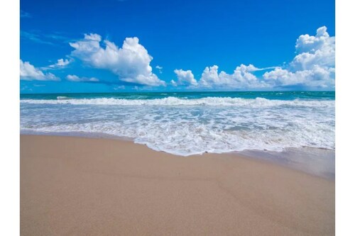 Cheerful 3-Bedroom Vacation Home with Free Parking