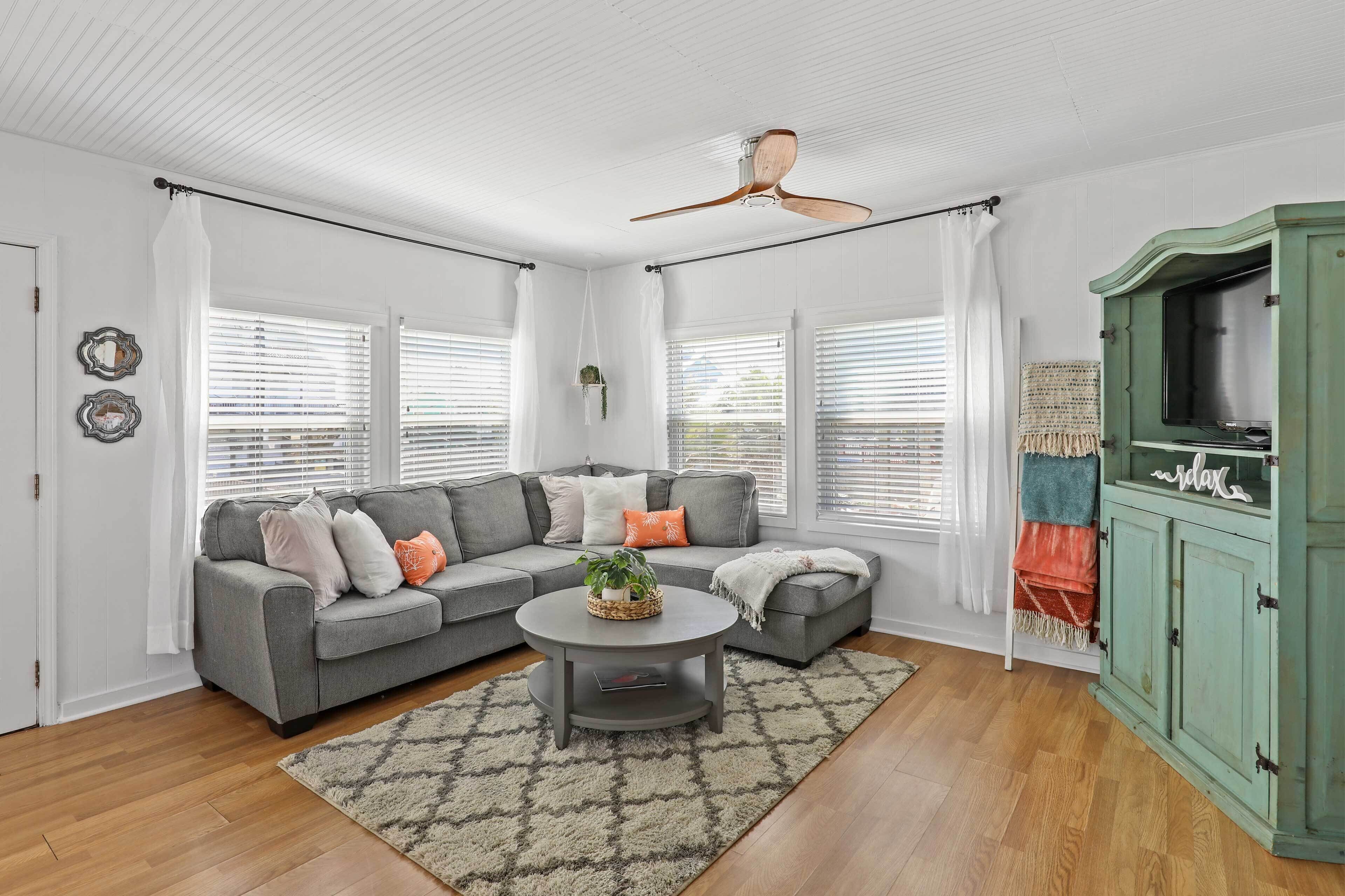 Bright Jamaica Beach Getaway < 1 Mi to Beach!