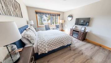 Desk, iron/ironing board, WiFi, bed sheets