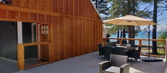 #5 Lakeview- Perfect Location with Hot tub and Dog friendly Beach Access