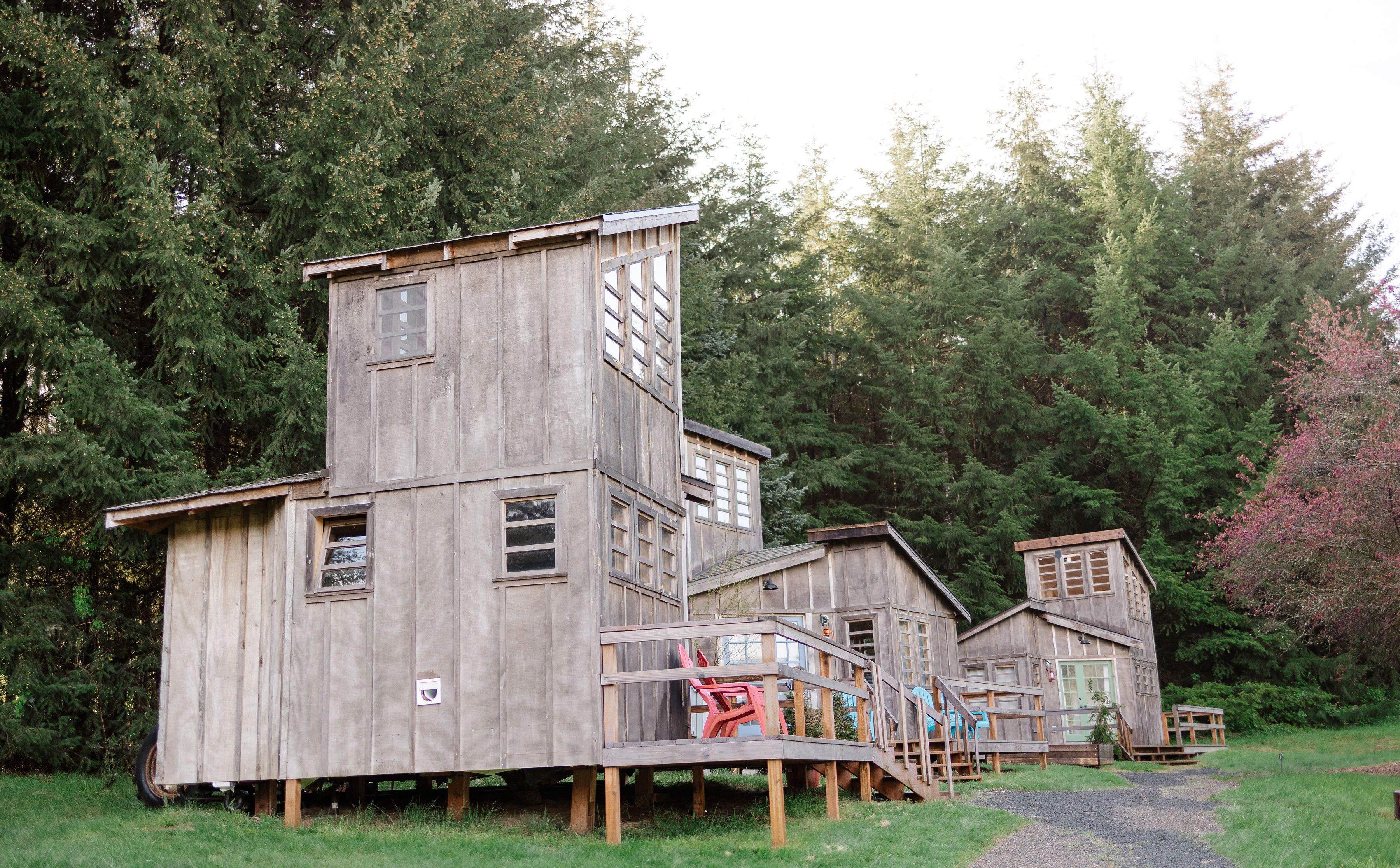 Quaint cabin farm stay with hot tub!