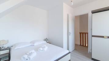 4 chambres, fer et planche à repasser, Wi-Fi