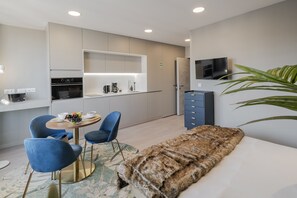 1 habitación, tabla de planchar con plancha, wifi y ropa de cama 