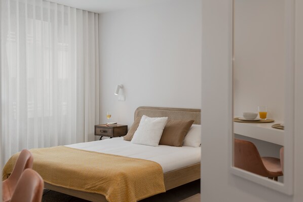 1 habitación, tabla de planchar con plancha, wifi y ropa de cama 