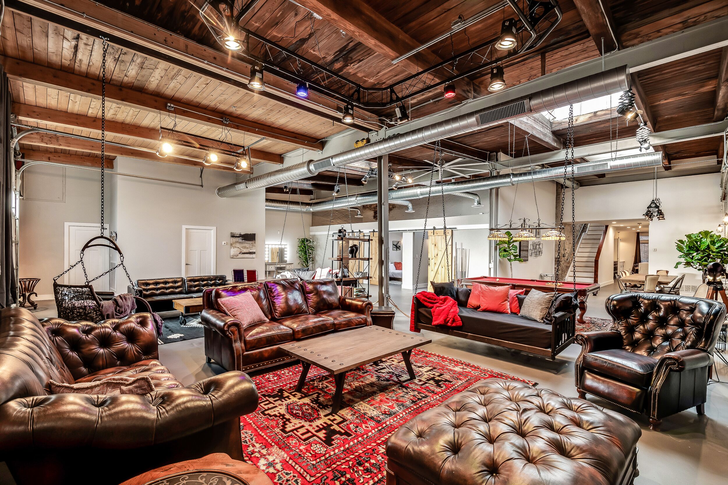 The Firehouse: Unique & Cozy 5B/4Bth +Free Parking