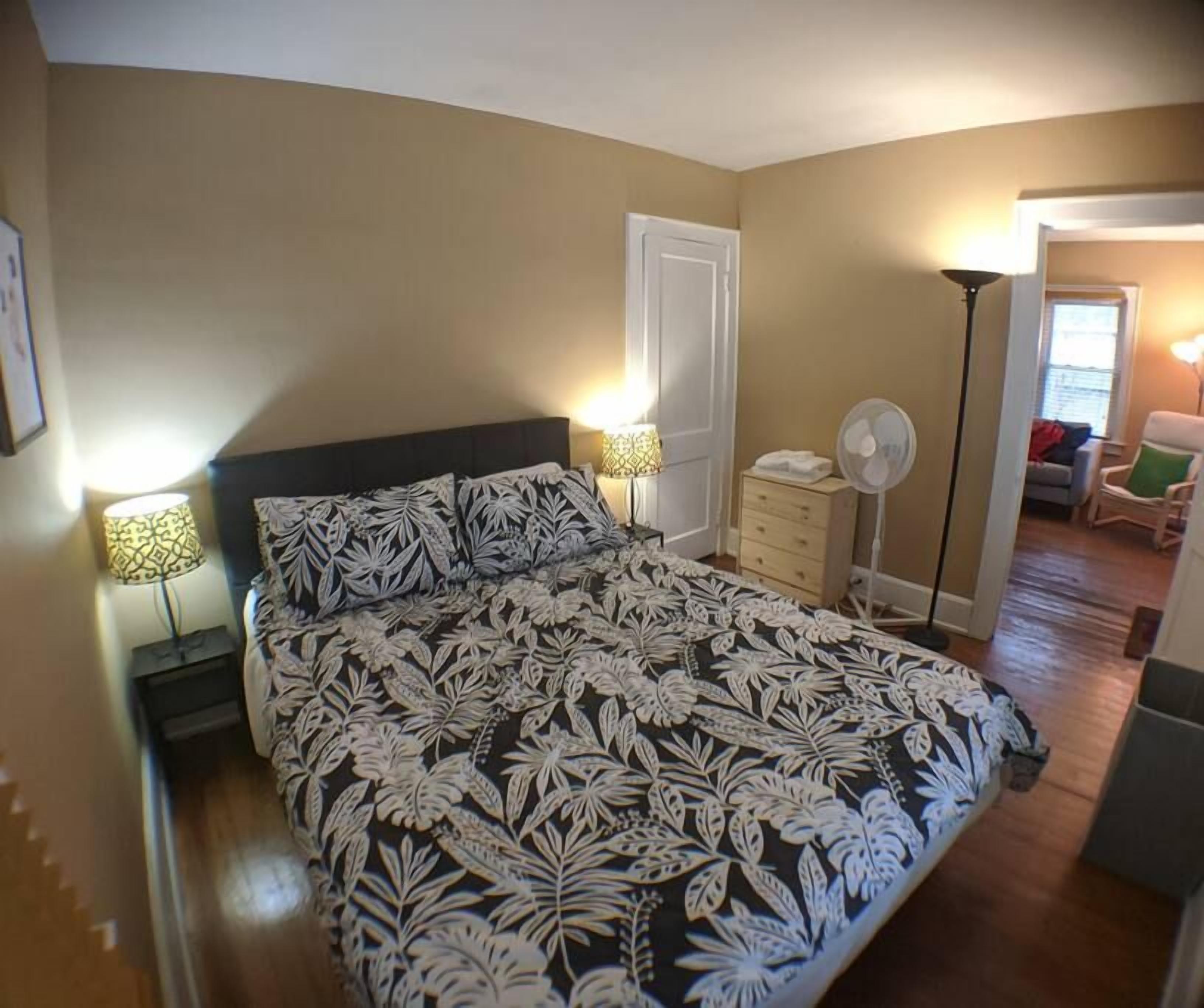 3 dormitorios, tabla de planchar con plancha, wifi y ropa de cama