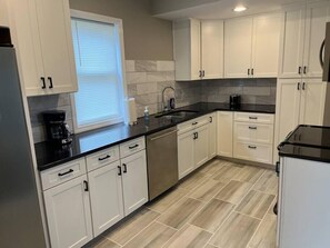 Frigorífic, microones, forn i placa de cuina