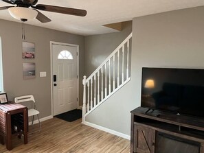 Interior - Carter #4, Two bedroom unit near Xavier, Downtown (Cincinnati)
