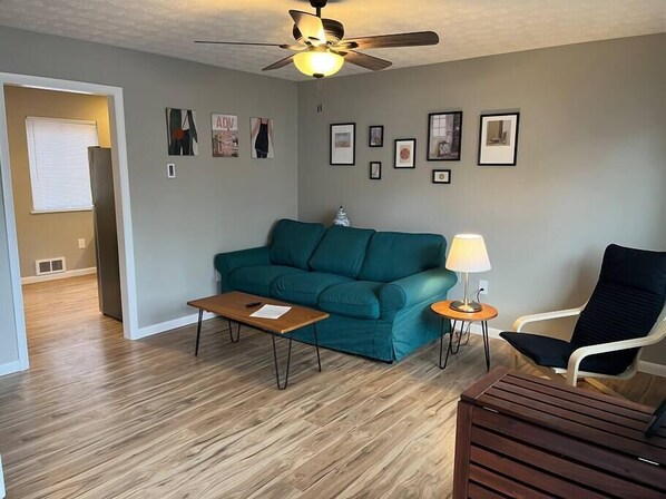TV, fireplace, offices