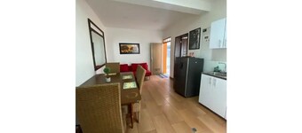 2 bedroom home. 5 miles from MLB Hall of Fame!