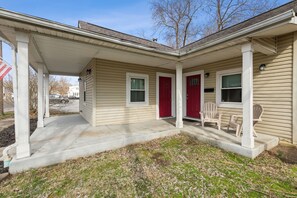Exterior - Chestnut, Three Bedroom House in Historic Loveland (Loveland)