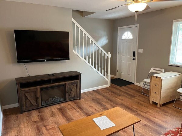 Interior - Carter #3, Two bedroom unit near Xavier, Downtown (Cincinnati)