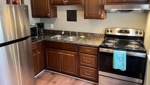 茶具/咖啡用具、冰箱、微波炉、烤箱