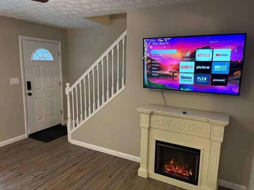 Carter #6, Two Bedroom Apartment near Xavier