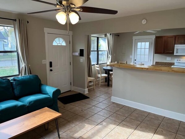 TV, fireplace, offices