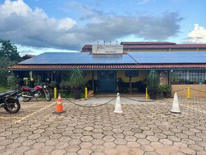 Fachada da propriedade