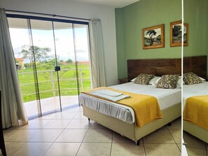 Classic-Doppelzimmer, 1 Queen-Bett | Minibar, Schreibtisch, laptopgeeigneter Arbeitsplatz