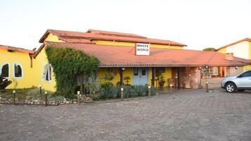 Fachada da propriedade