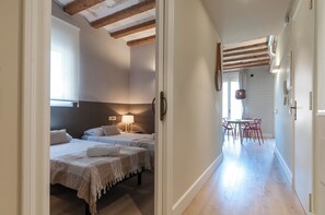 2 slaapkamers, een strijkplank/strijkijzer, wifi, beddengoed