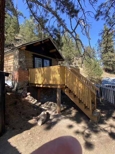 Cozy Cabin
