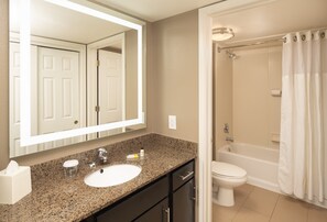 Hair dryer, towels, soap, shampoo - Cozy and Laptop-friendly Studio | Pool & Gym. (Centennial)