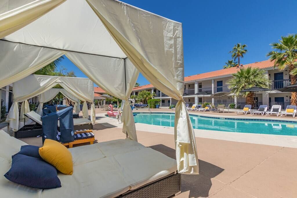 223 Lovely Studio with King Bed - Pool