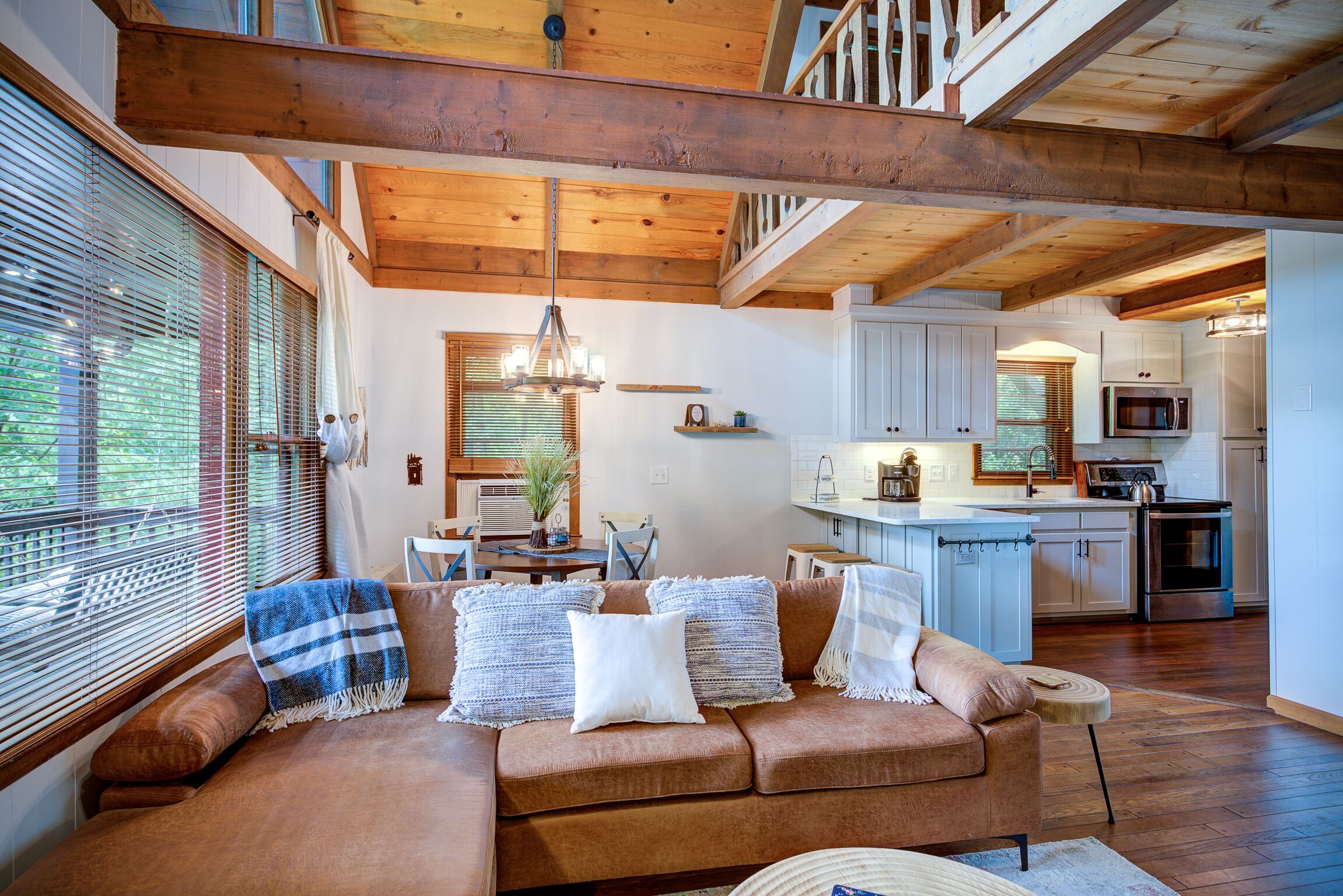 🏔 Renovated, Lake Access & Close to West Jefferson