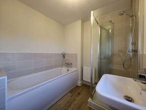 Douche, sèche-cheveux