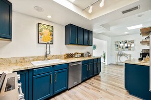 Fridge, microwave, oven, stovetop - Chic Spanish Palm Springs ~2000 square feet Pool Home (Palm Springs)
