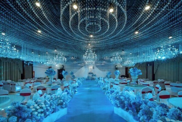 Indoor wedding - Pegasus Hotel (Zhaosu)