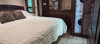 River Haven: Scenic Riverfront RV on Historic Suwannee River