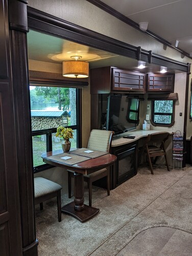 River Haven: Scenic Riverfront RV on Historic Suwannee River