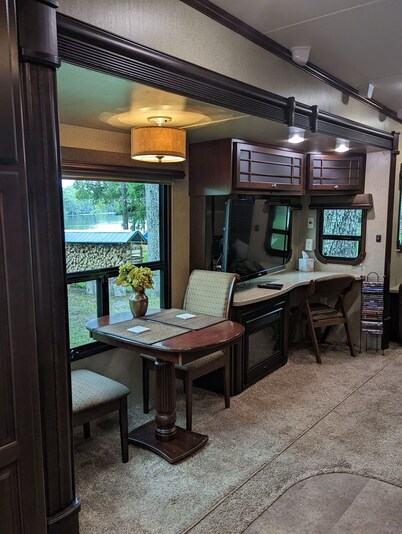 River Haven: Scenic Riverfront RV on Historic Suwannee River