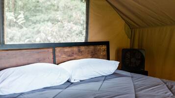 1 bedroom, desk, WiFi, bed sheets