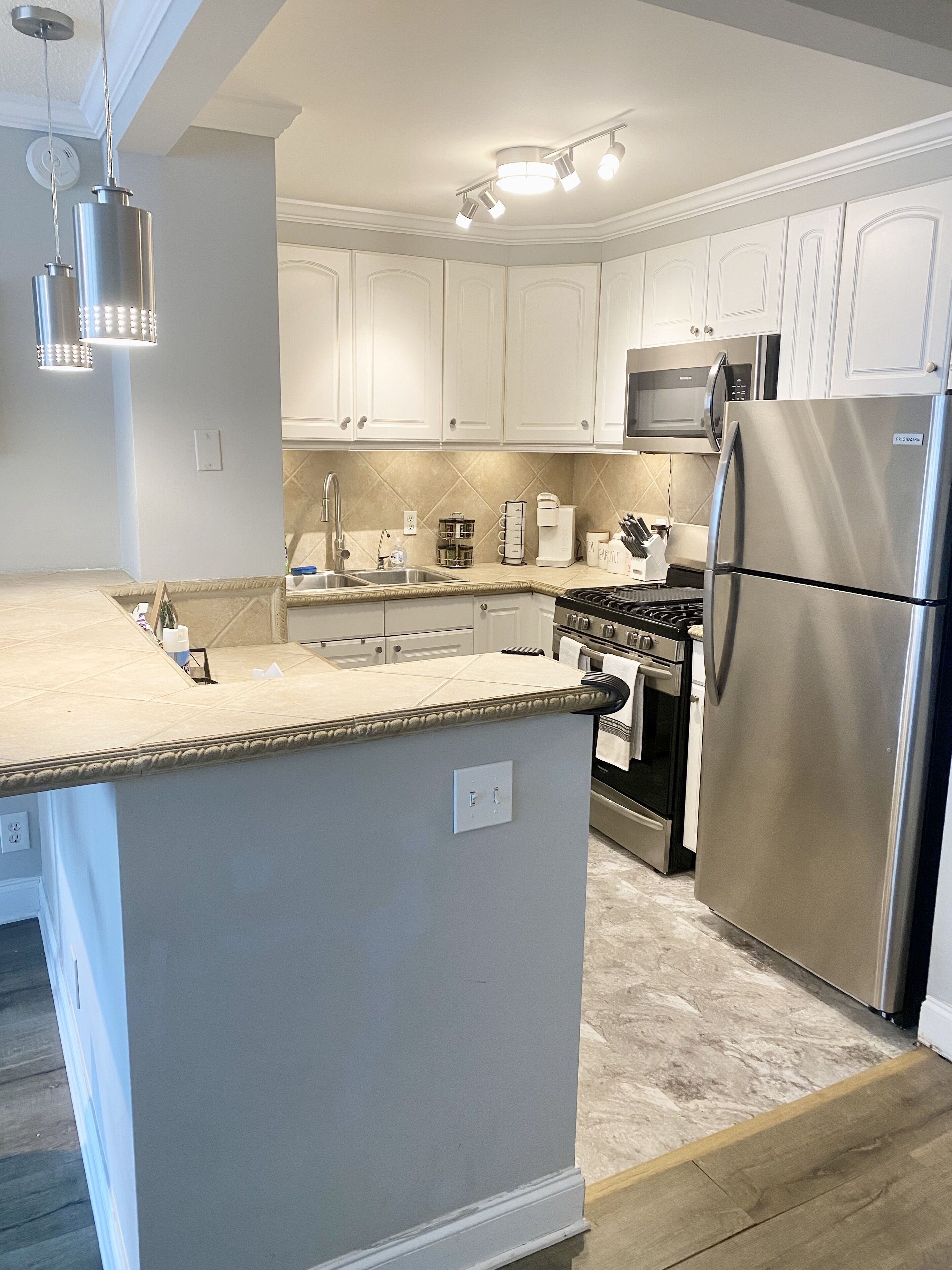 ATL DWNTWN | 1 BR KING BED | POOL | FREE PARKING