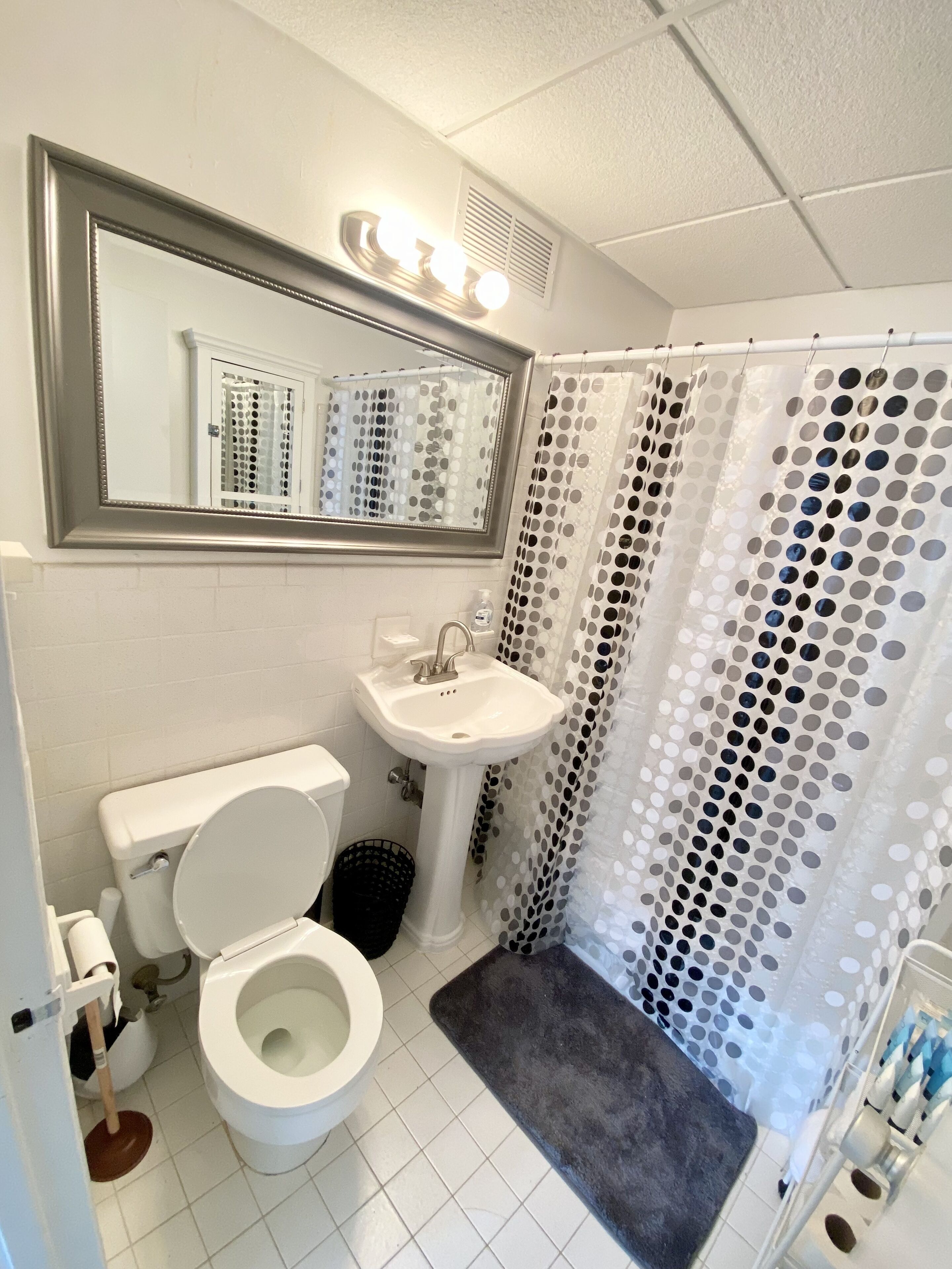 ATL DWNTWN | 1 BR KING BED | POOL | FREE PARKING