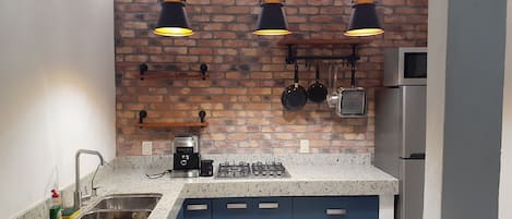 Villa Supérieure | Cuisine privée | Grand réfrigérateur, micro-ondes, four, plaque de cuisson