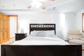 5 bedrooms, iron/ironing board, free WiFi, bed sheets