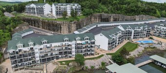 Steps to Water, Serene View, Updated Condo Family Fun w/ 3 Pools in Camdenton