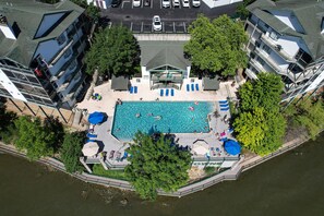 Exterior - Breathtaking Views - Two Pools - Enclosed Balcony (Lake Ozark)