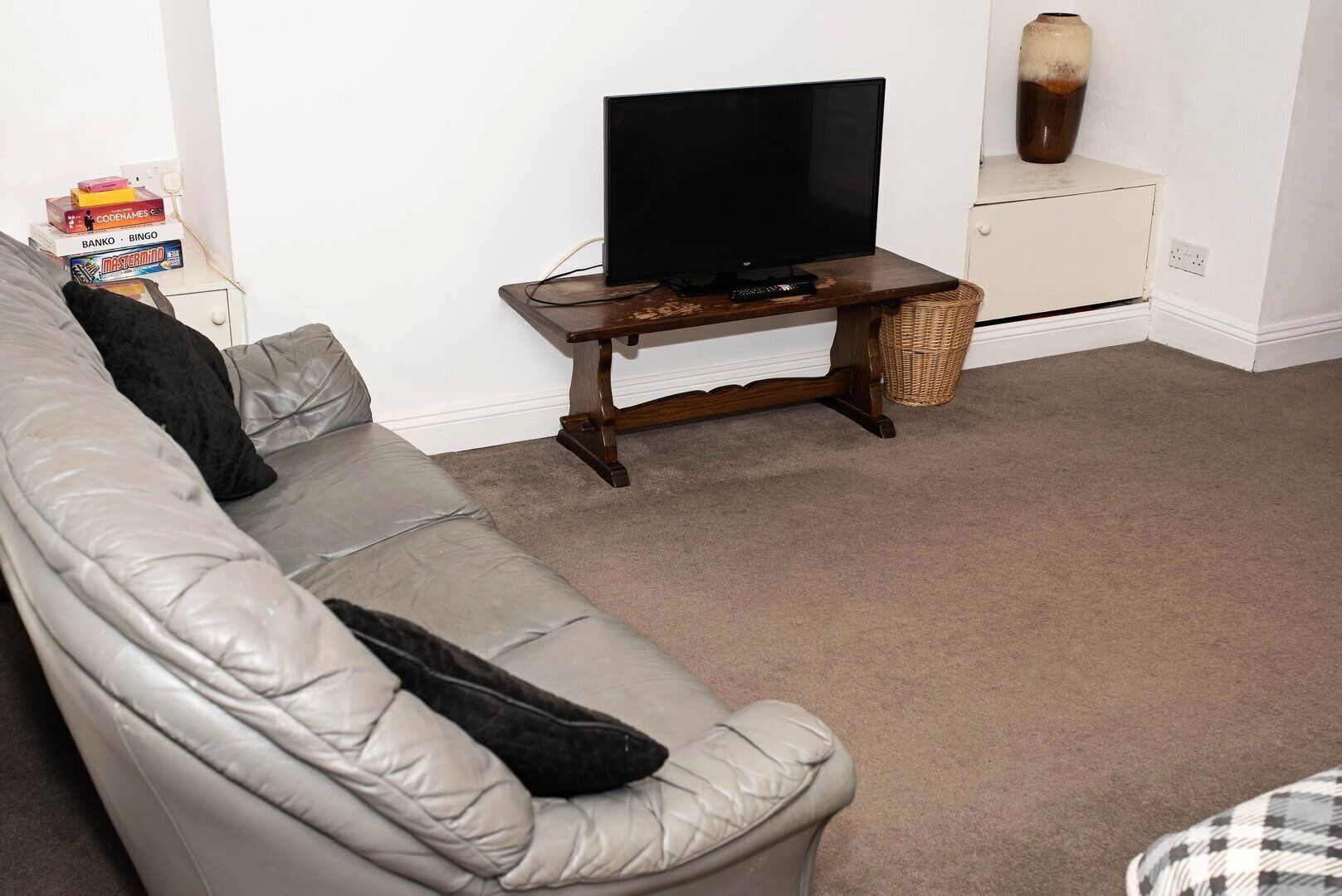 Historic Regency Flat 50 yds to beach VERY Central