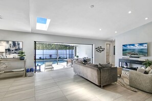 Smart TV, DVD player, stereo