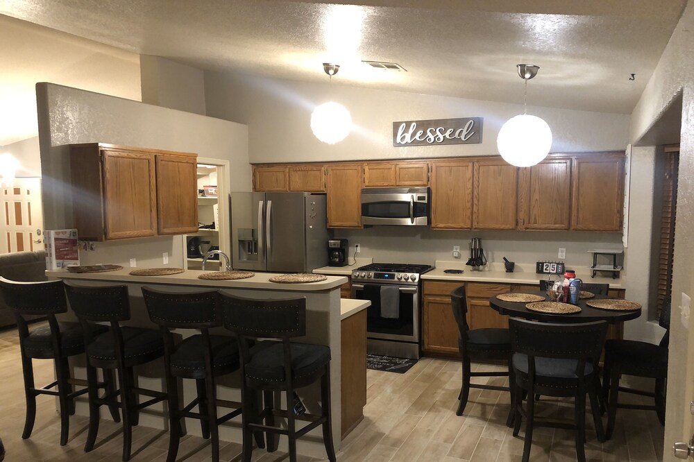 Spacious and centralized, 5-15 minutes from most local things
