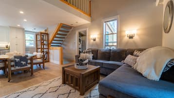 Smart TV, fireplace, computer monitors