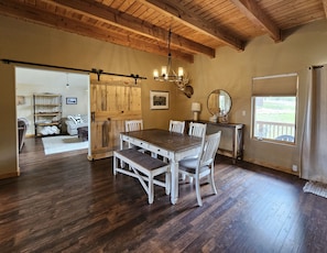 Interior - Wheeler Peak Views, Easy Access, Level Driveway, On Greenbelt, Pet Friendly (Angel Fire)